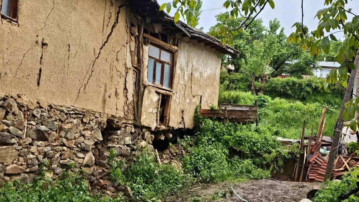 Tokat\'ta Heyelan: İki Ev Tahliye Edildi