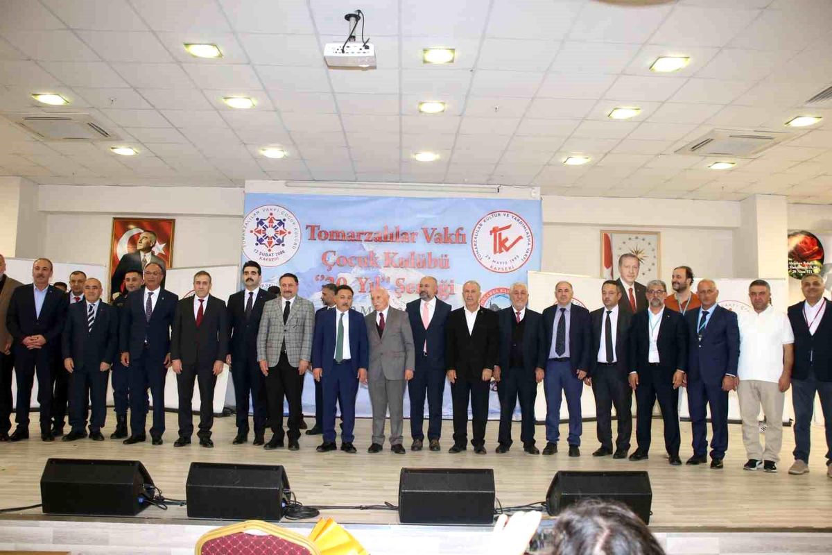 Tomarza\'da çocuk şenliği 20. yıl coşkusuyla kutlandı