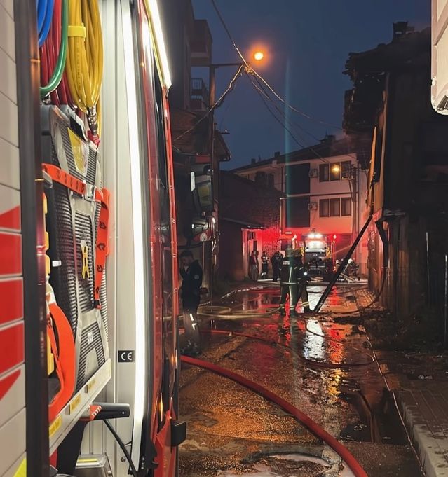 Bursa'da Metruk Evde Yangın