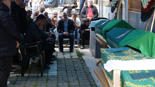 5 kişilik aile yan yana toprağa verildi! Muhtarın sözleri kahretti: Çocuklar paramparça olmuş