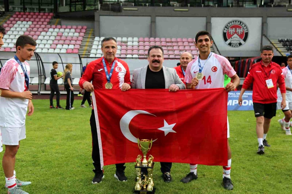 Semih Ayriç Dünya Şampiyonu!