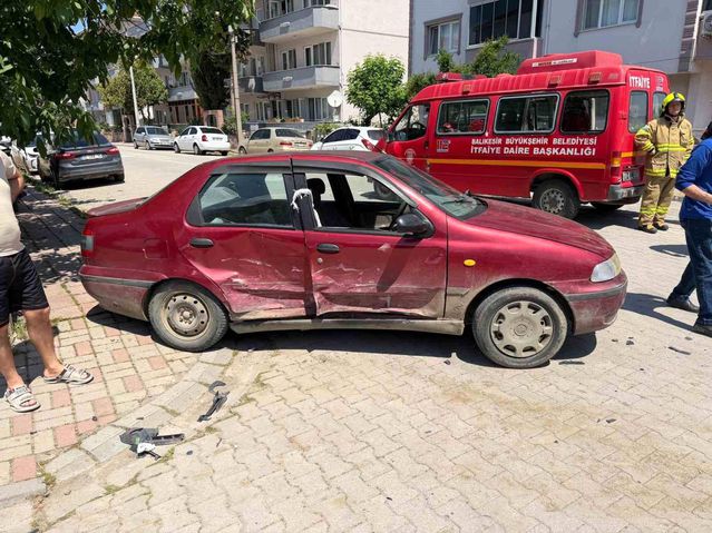 Gönen'de Trafik Kazası: 3 Yaralı