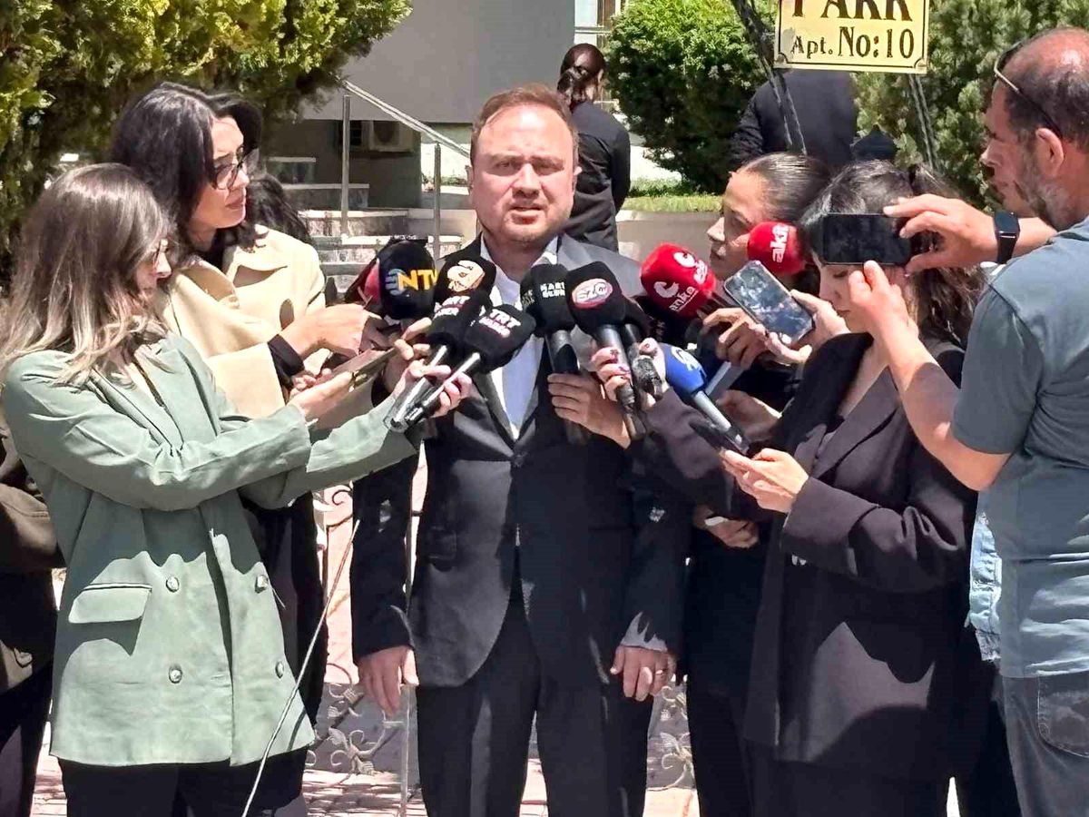 Avukat Üregen: "İcra kanalıyla partimizi tekrar teslimini hallettik"