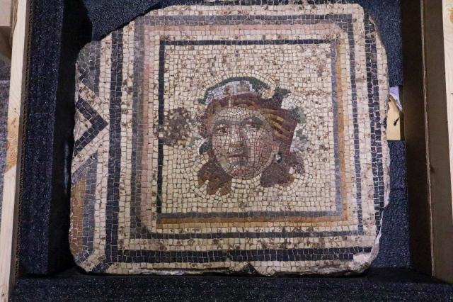Bakan Ersoy'dan Zeugma müjdesi! Çingene Kızı’nın kayıp parçası yıllar sonra Türkiye’ye döndü