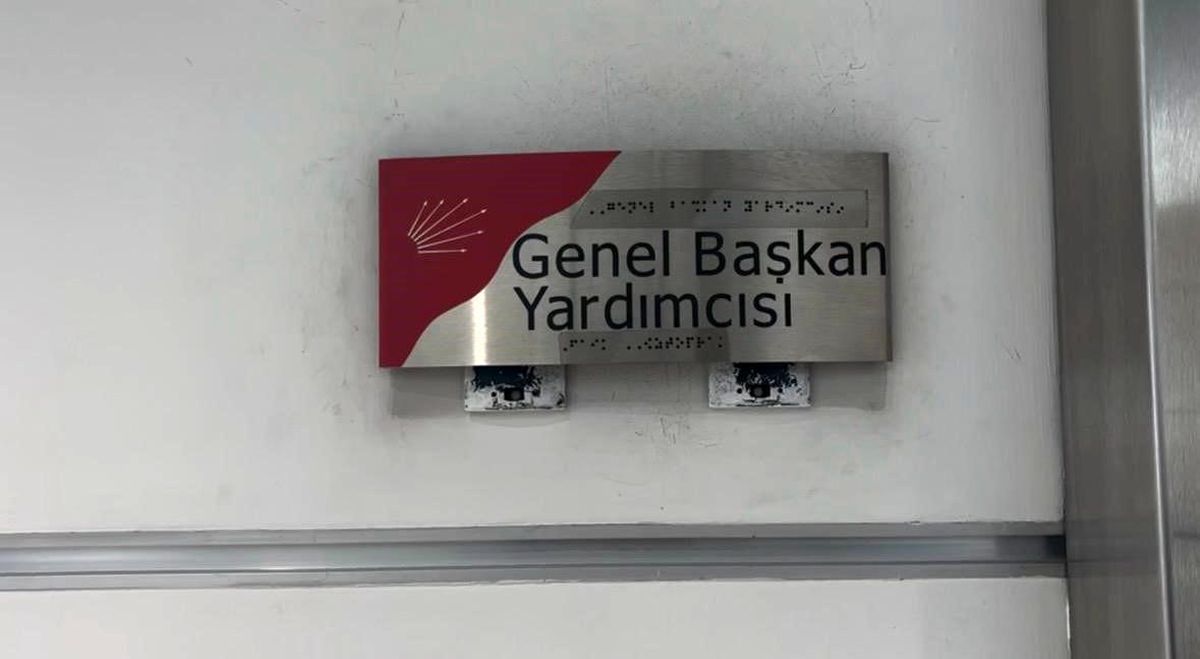 CHP Genel Merkezi\'nde Arbede ve Temizlik
