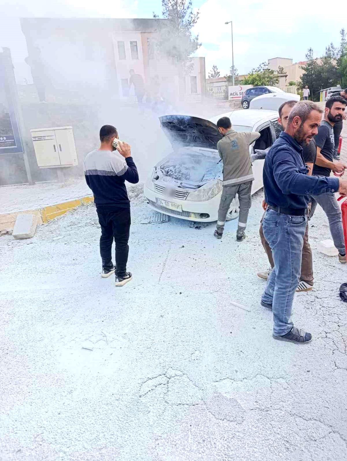 Diyarbakır\'da Otomobil Yangını