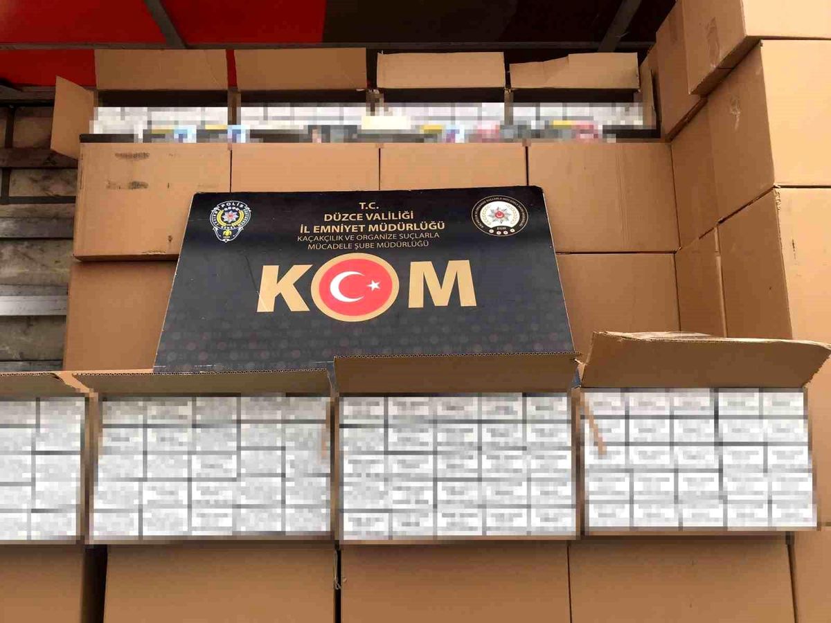 Düzce\'de Kaçak İçki ve Makaron Operasyonu