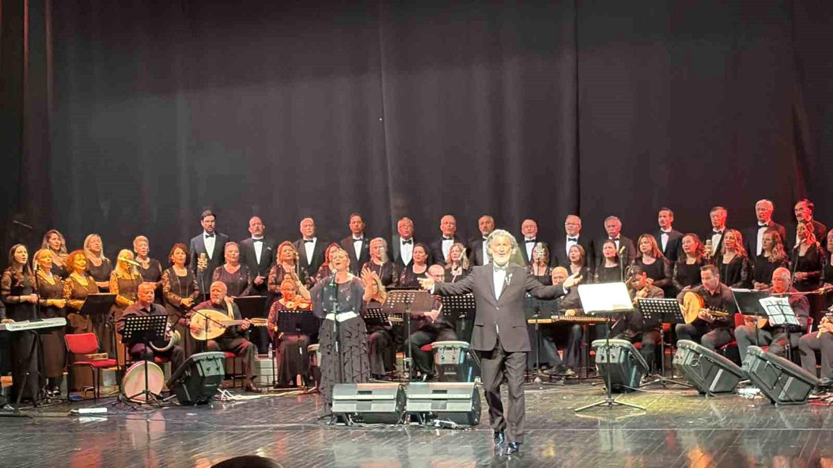 Eskişehir\'de 80\'ler 90\'lar Konseri Coşkuya Neden Oldu