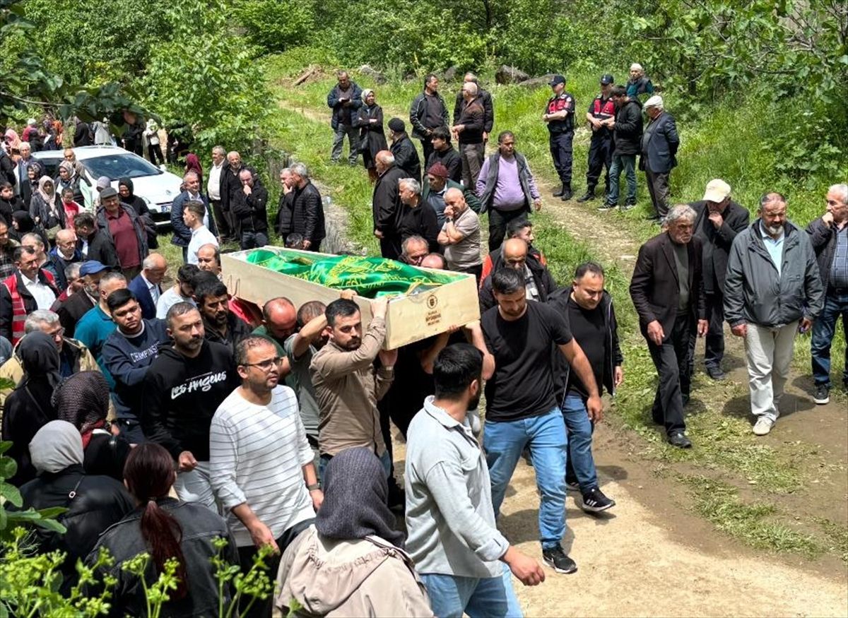 Yağlıdere\'de Balık Tutarken Hayatını Kaybeden Sedat Çelik Defnedildi