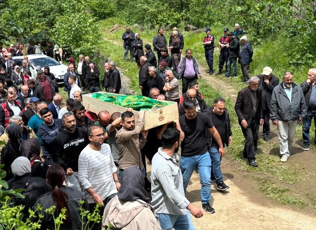 Yağlıdere'de Balık Tutarken Hayatını Kaybeden Sedat Çelik Defnedildi