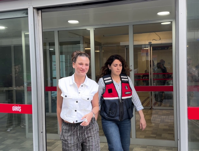 Gözaltına alınan Serenay Sarıkaya'dan ilk görüntü! Karar jet hızında çıktı
