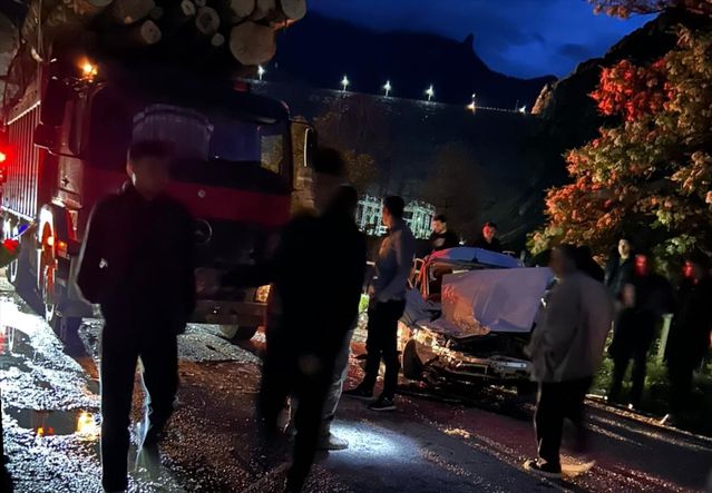 Gümüşhane'de Trafik Kazası: 3 Yaralı