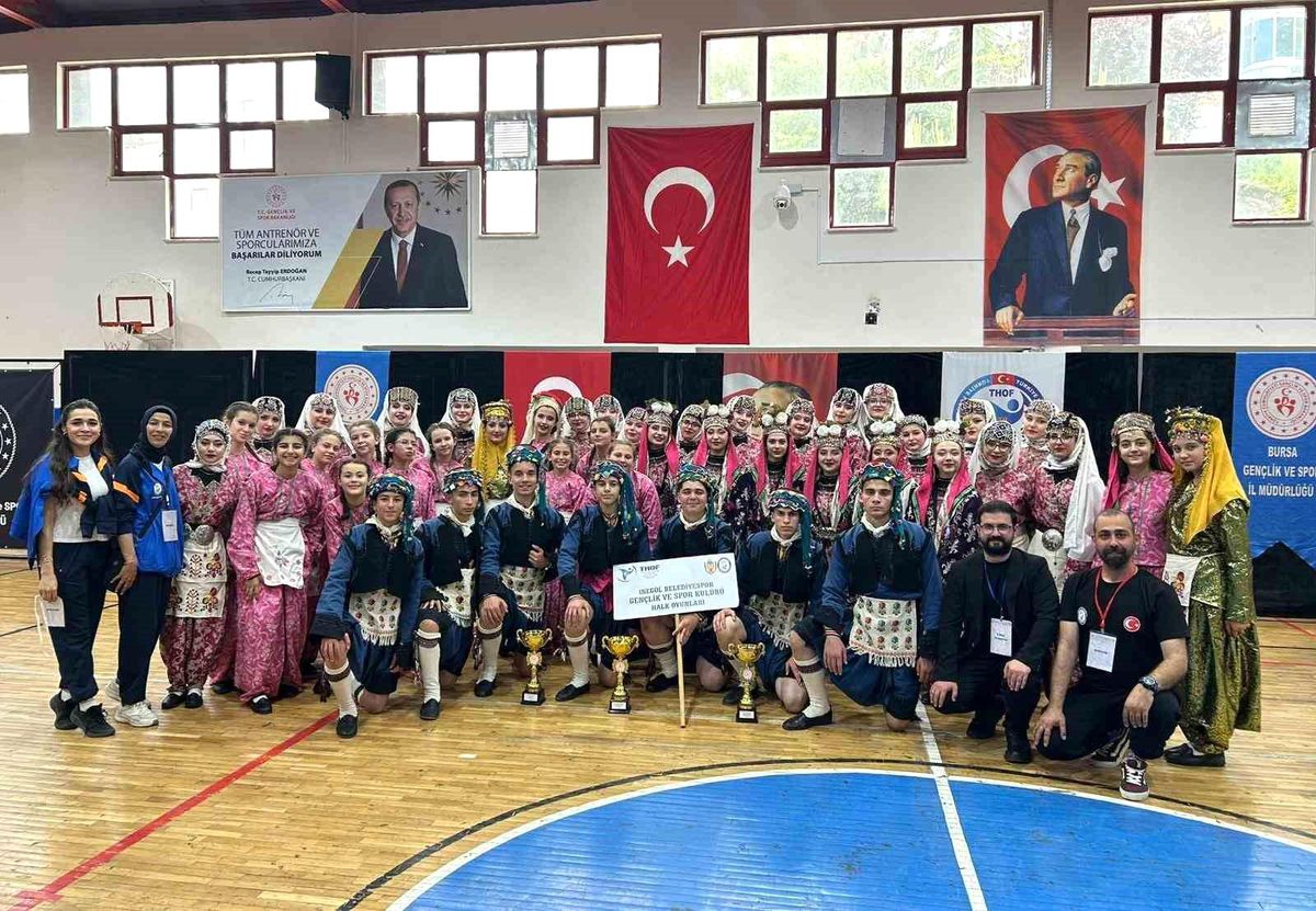 İnegöl Belediyesi Halk Dansları bölge finallerinde 3\'te 3 yaptı