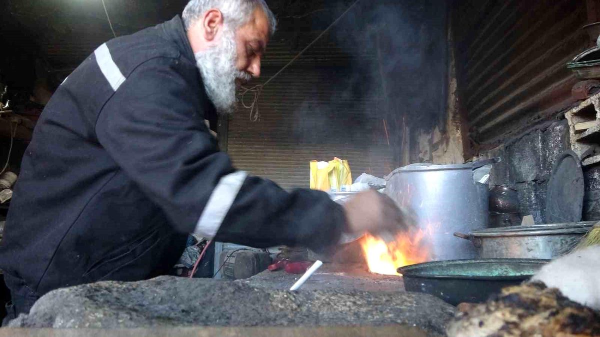Son Kalaycı Ustası Mesleğini Yaşatmaya Çalışıyor