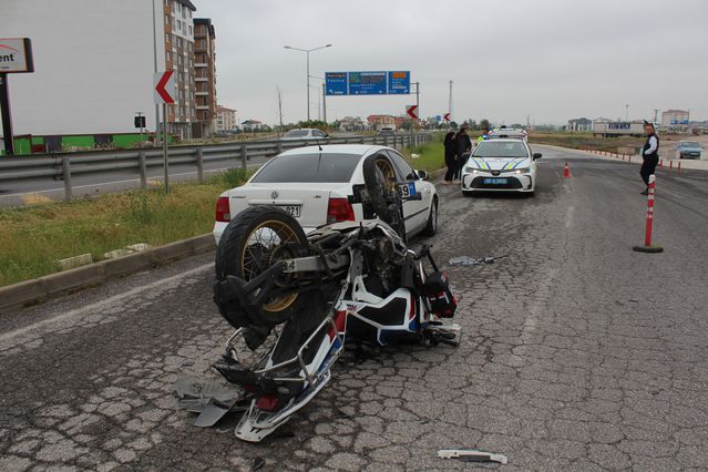 Aksaray'da Otomobil ve Motosiklet Çarpıştı