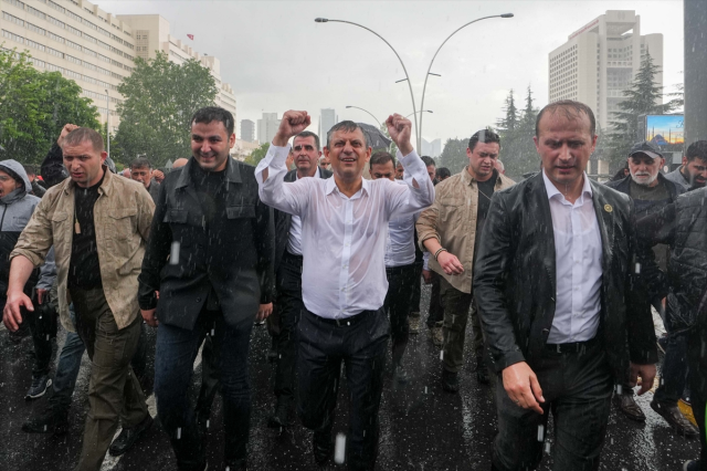 Mahmut Tanal: Özgür Özel’in kuracağı varsayılan partinin oy oranı yüzde 29.4