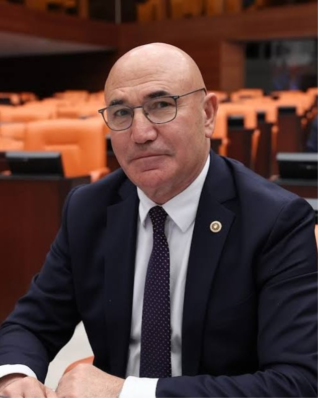 Mahmut Tanal: Özgür Özel’in kuracağı varsayılan partinin oy oranı yüzde 29.4