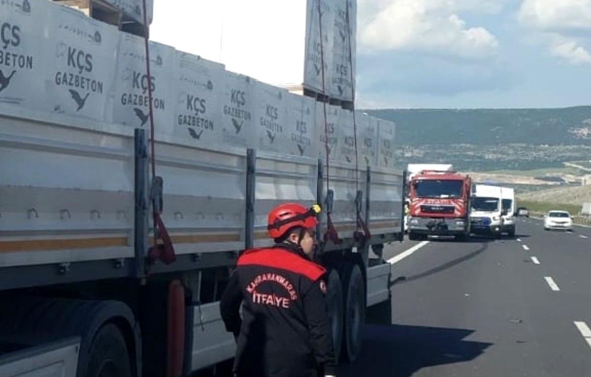 TAG Otoyolu’nda Tır Kazası: 1 Ölü, 2 Yaralı