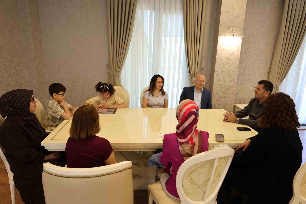 Tuana\'nın hayalini Başkan Orhan Çerkez gerçekleştirdi