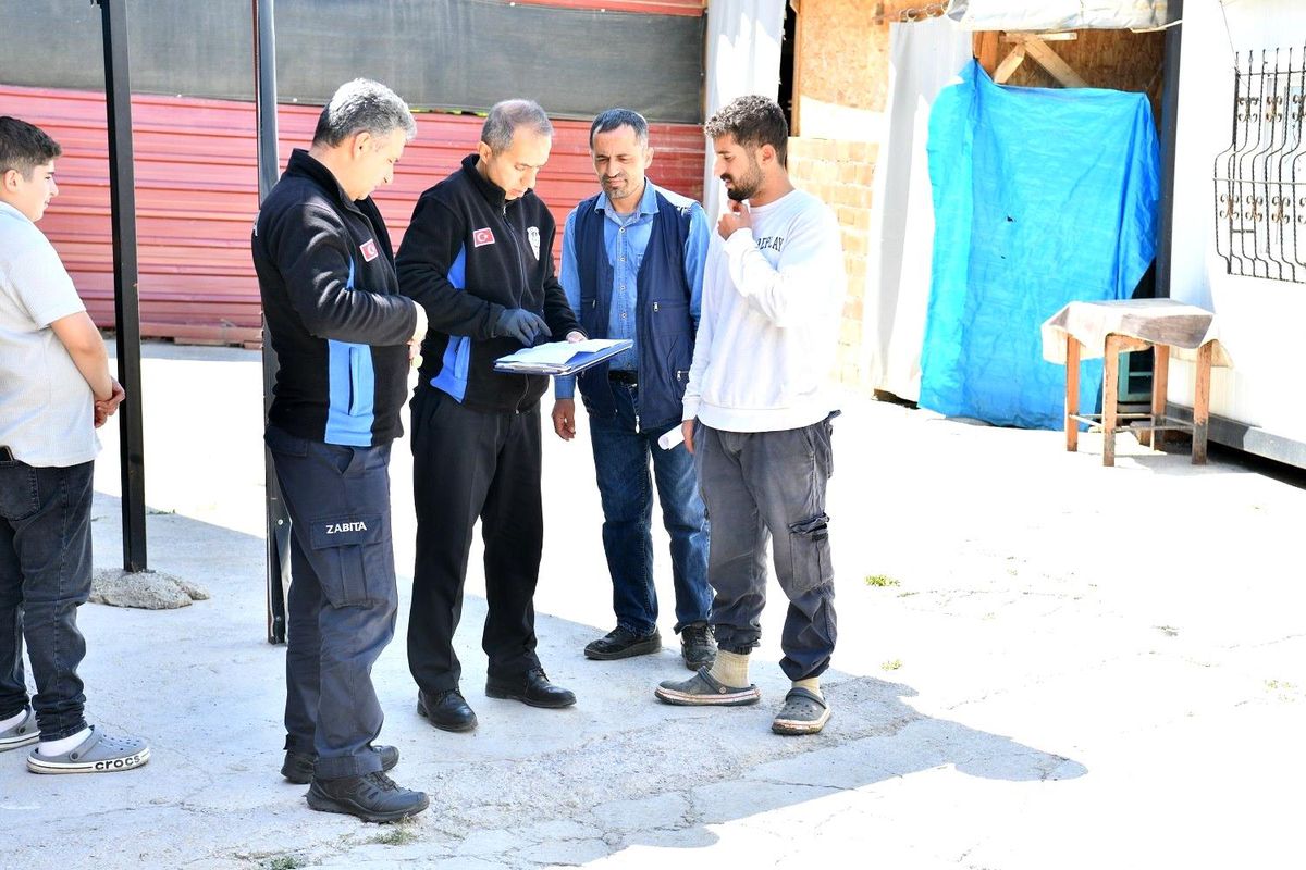 Yeşilyurt Belediyesi\'nden kurban satış ve kesim yerlerinde bayram mesaisi