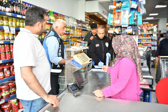 Yeşilyurt Belediyesi’nden bayram öncesi sıkı denetim! Market, kasap ve pastaneler mercek altında