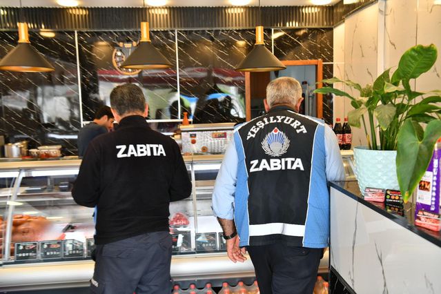 Yeşilyurt Belediyesi’nden bayram öncesi sıkı denetim! Market, kasap ve pastaneler mercek altında