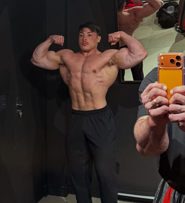 2,3 milyon takipçisi olan fitness fenomeni evinde ölü bulundu