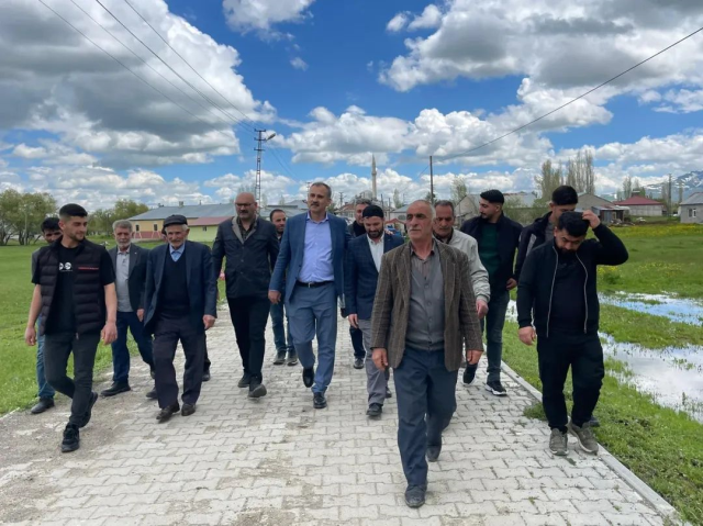 Ağrı Valisi Önder Bozkurt köy köy gezdi: Talepler yerinde dinlendi