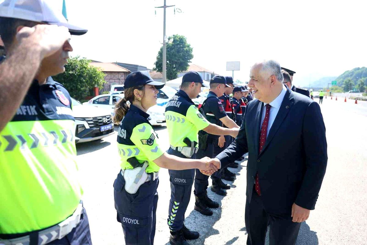Anadolu\'ya Düzce\'de 485 bin araç geçti