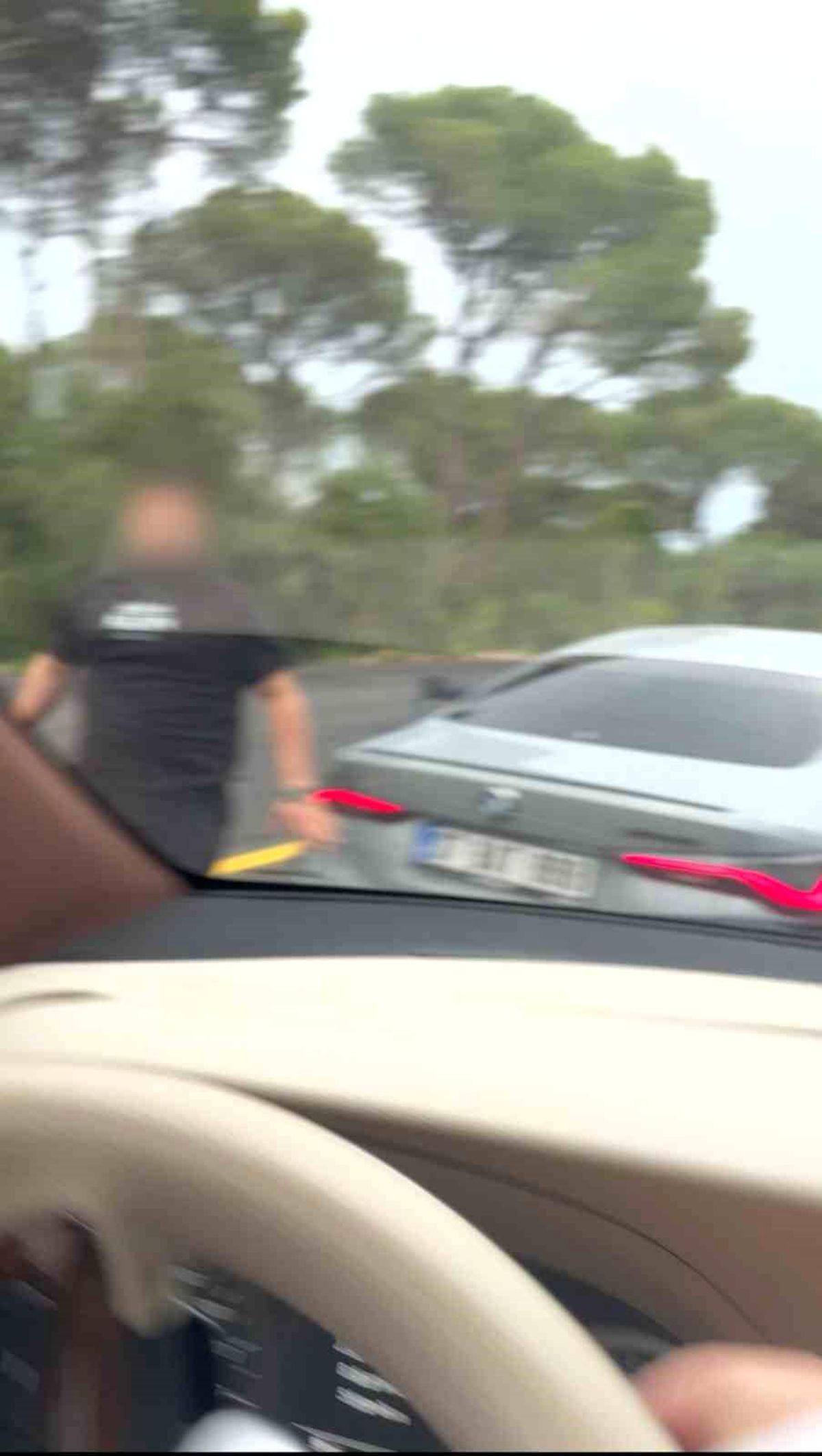 Antalya\'da Trafik Tartışması Gerginliği