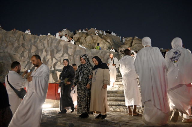 Arafat'ta eller semaya yükseldi! Diyanet İşleri Başkanı Arpaguş'tan vakfe duası