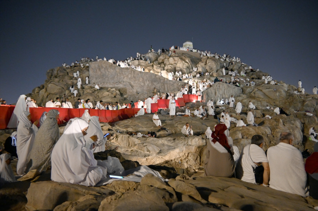Arafat'ta eller semaya yükseldi! Diyanet İşleri Başkanı Arpaguş'tan vakfe duası