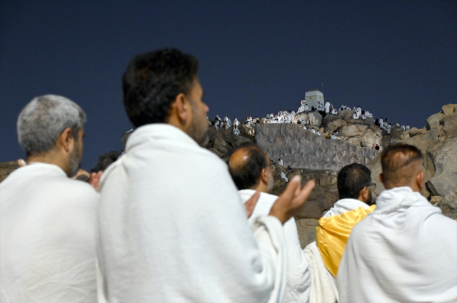 Arafat'ta eller semaya yükseldi! Diyanet İşleri Başkanı Arpaguş'tan vakfe duası
