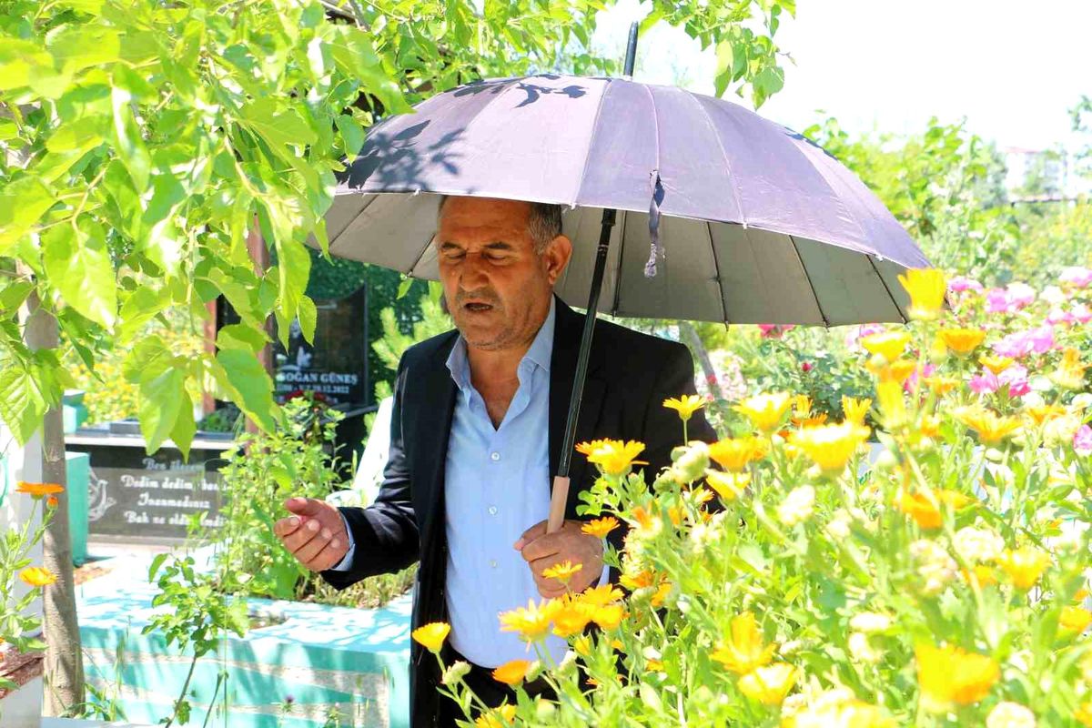 Mezarlıklar Kurban Bayramı İçin Ziyaretçi Akınına Uğradı