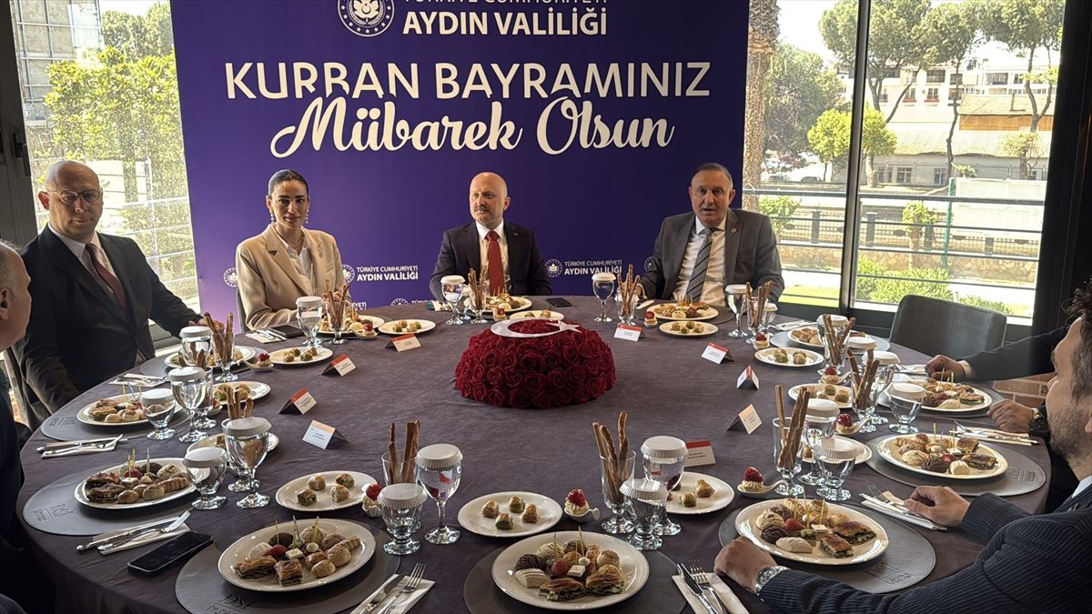 Aydın Valiliği\'nde Kurban Bayramı bayramlaşma programı düzenlendi
