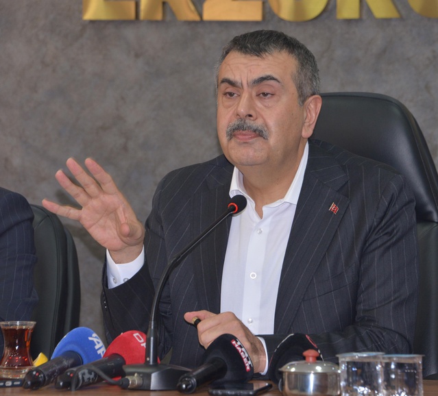 Bakan Tekin’den Özgür Özel’e Tepki