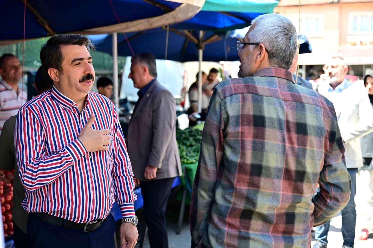 Başkan yılmaz esnaf ve vatandaşla bayramlaştı