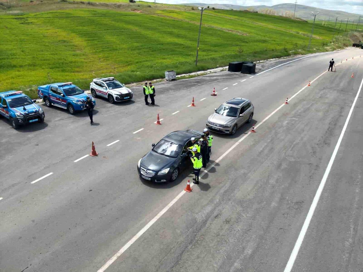 Bayburt\'ta Kurban Bayramı Trafik Denetimi