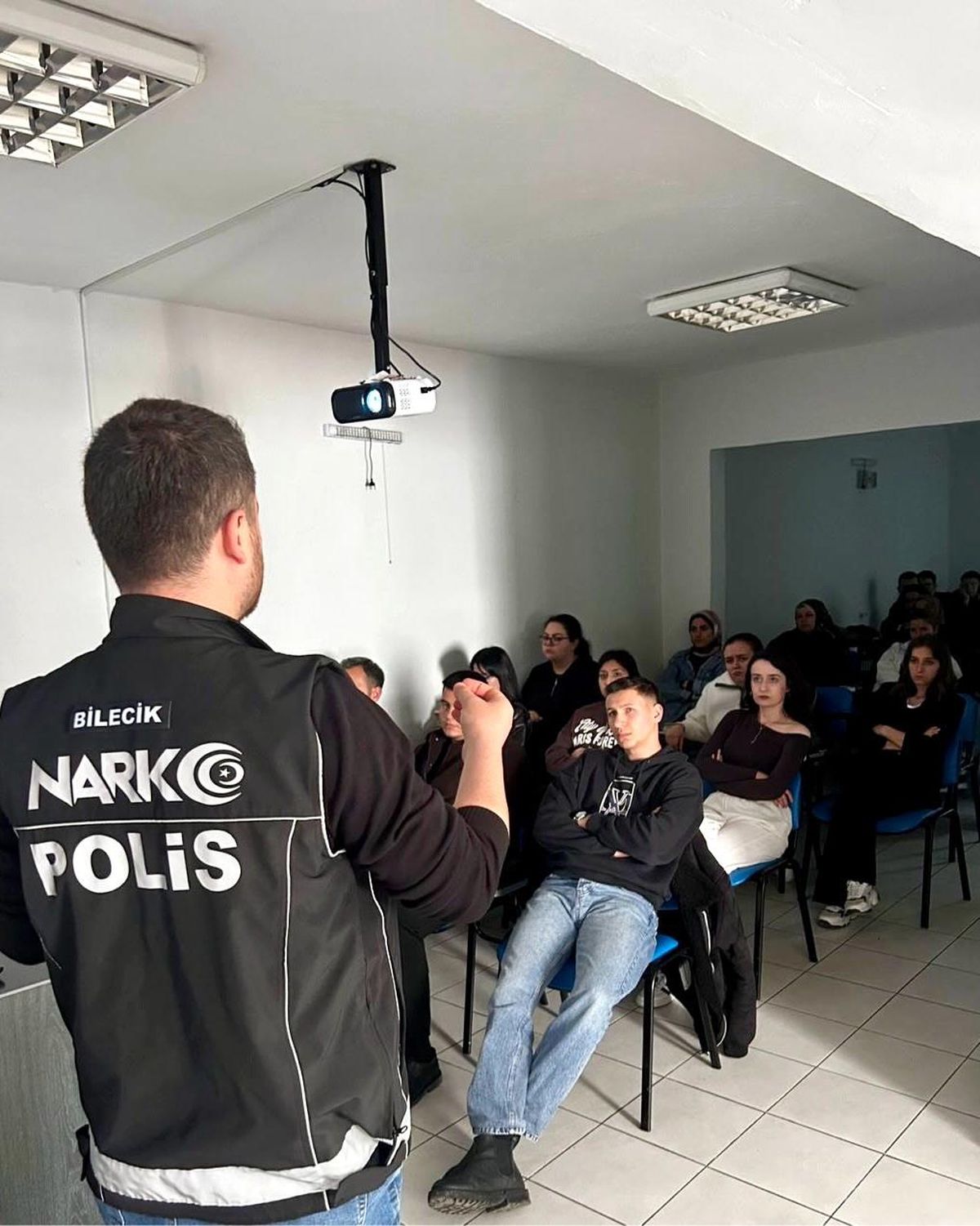 Bozüyük\'te NARKOREHBER Eğitimi Verildi