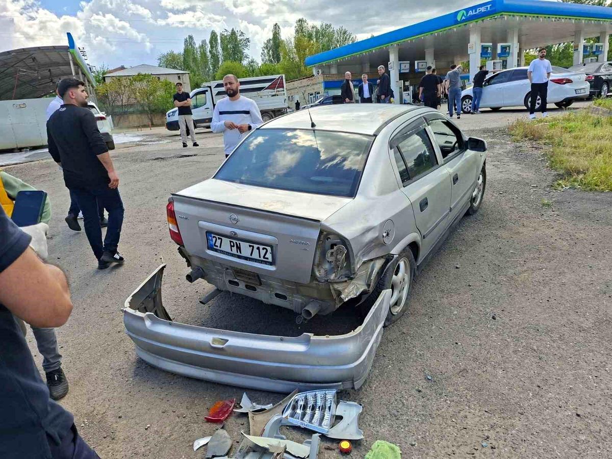 Bingöl\'de Üç Trafik Kazası: 6 Yaralı