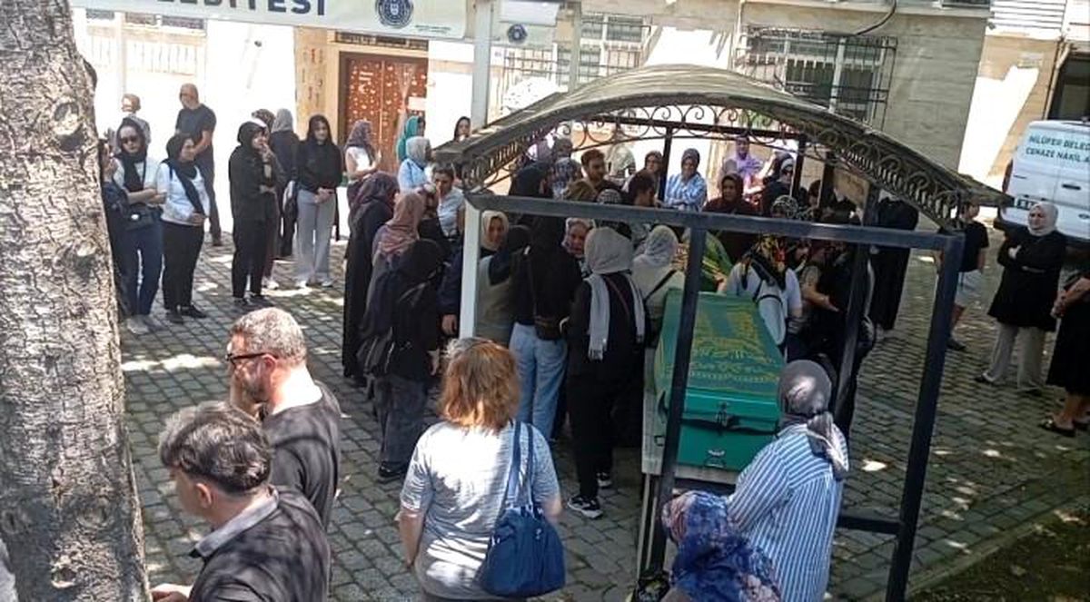 Bursa\'da Cam Silme Kazası: Kadın Hayatını Kaybetti