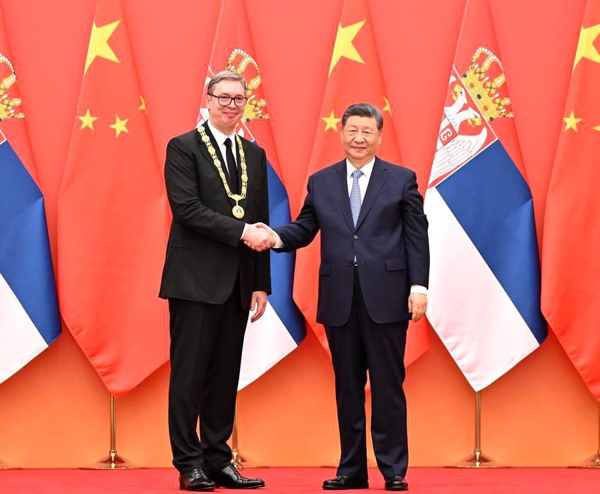 Xi Jinping, Vucic\'e Madalya Takdim Etti