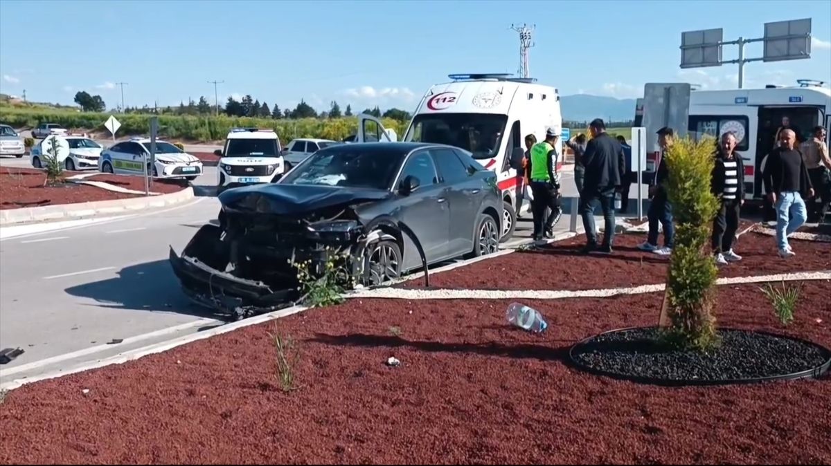 Çorum\'da Trafik Kazası: 4 Yaralı