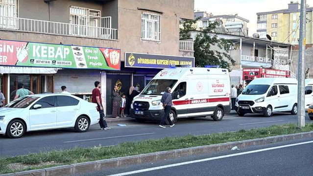 Diyarbakır'da Ağaçta Ölü Bulundu