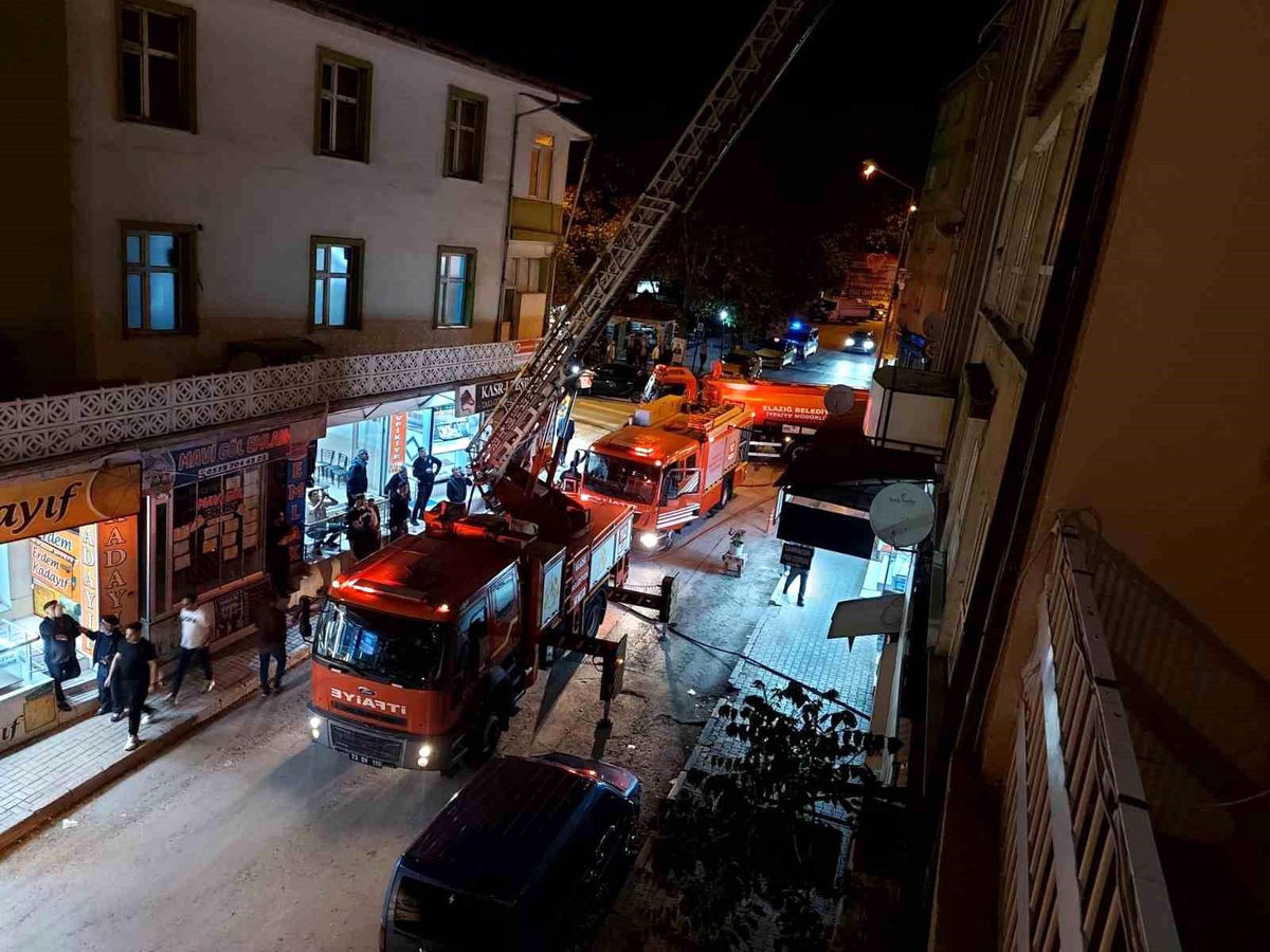 Elazığ\'da lokanta bacasında yangın