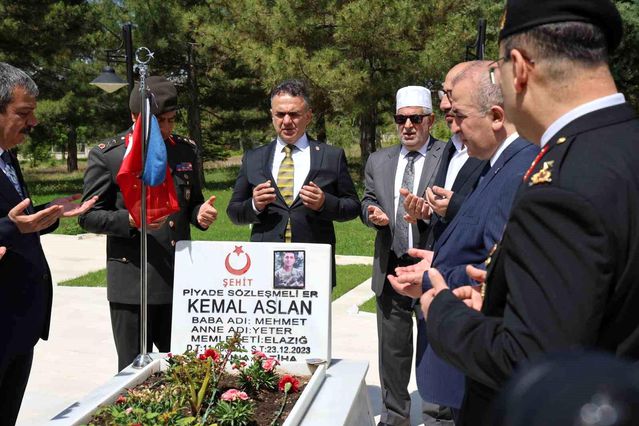 Elazığ il protokolünden kurban bayramı öncesi şehitliklere anlamlı ziyaret