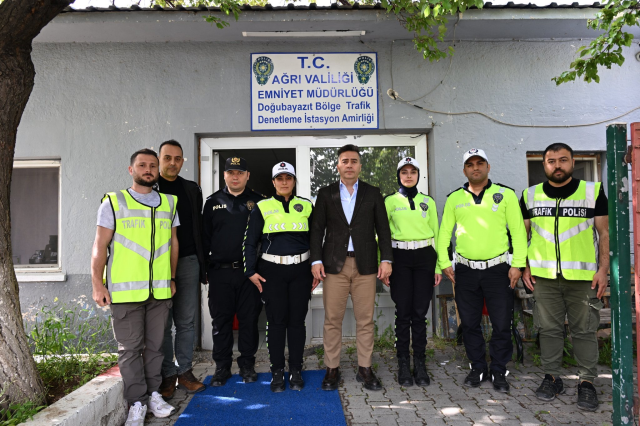 Emniyet Müdürü Göksel Önder’den Doğubayazıt’ta bayram ziyareti