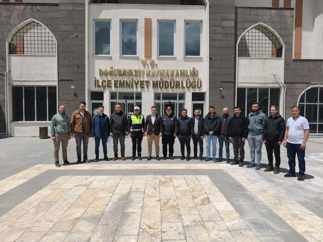 Emniyet Müdürü Göksel Önder’den Doğubayazıt’ta bayram ziyareti