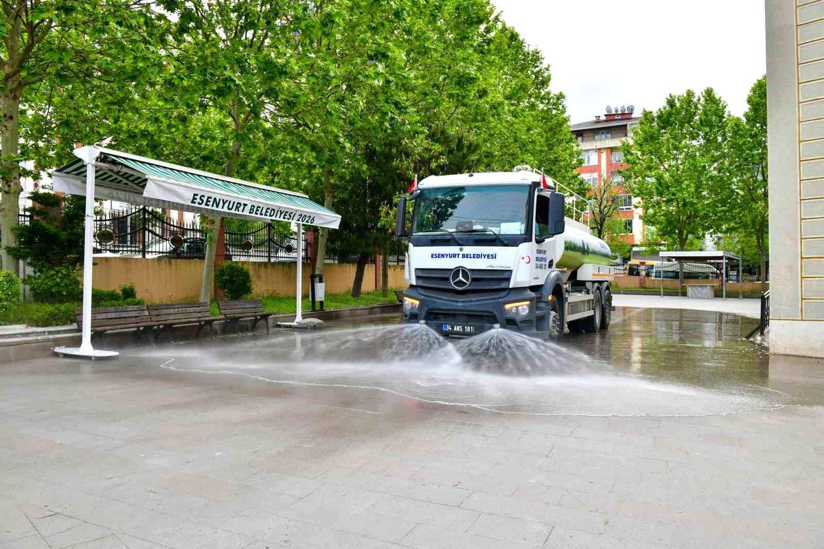 Esenyurt\'ta bayram öncesi kapsamlı temizlik seferberliği