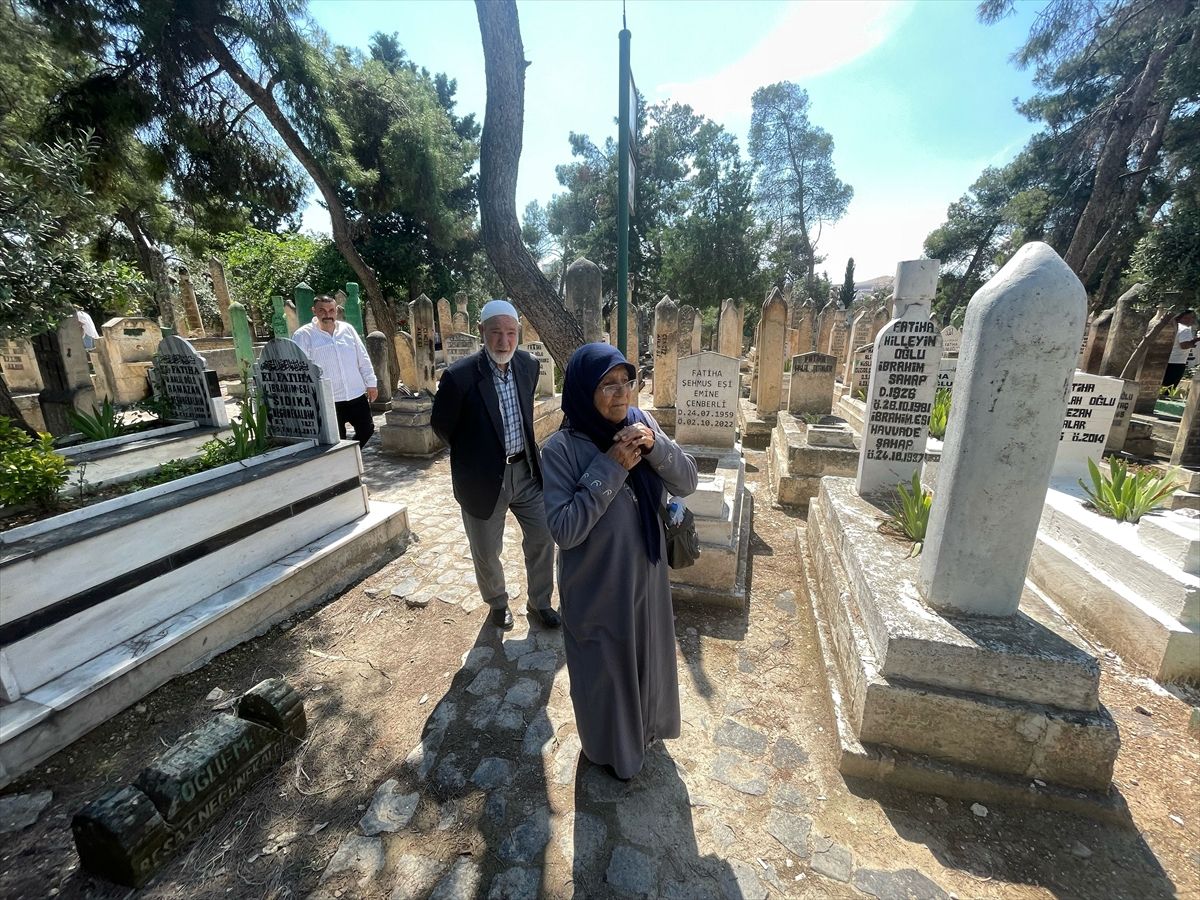 Bayram arifesinde mezarlıklarda yoğunluk